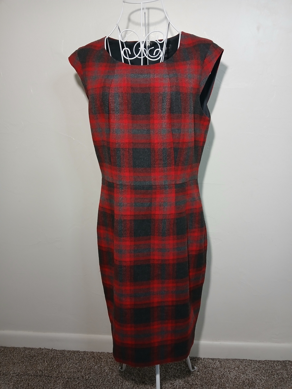 The Limited Red & Gray Plaid Knee Length Faux-Wool Cap Sleeve Sheath Dress Sz. 6